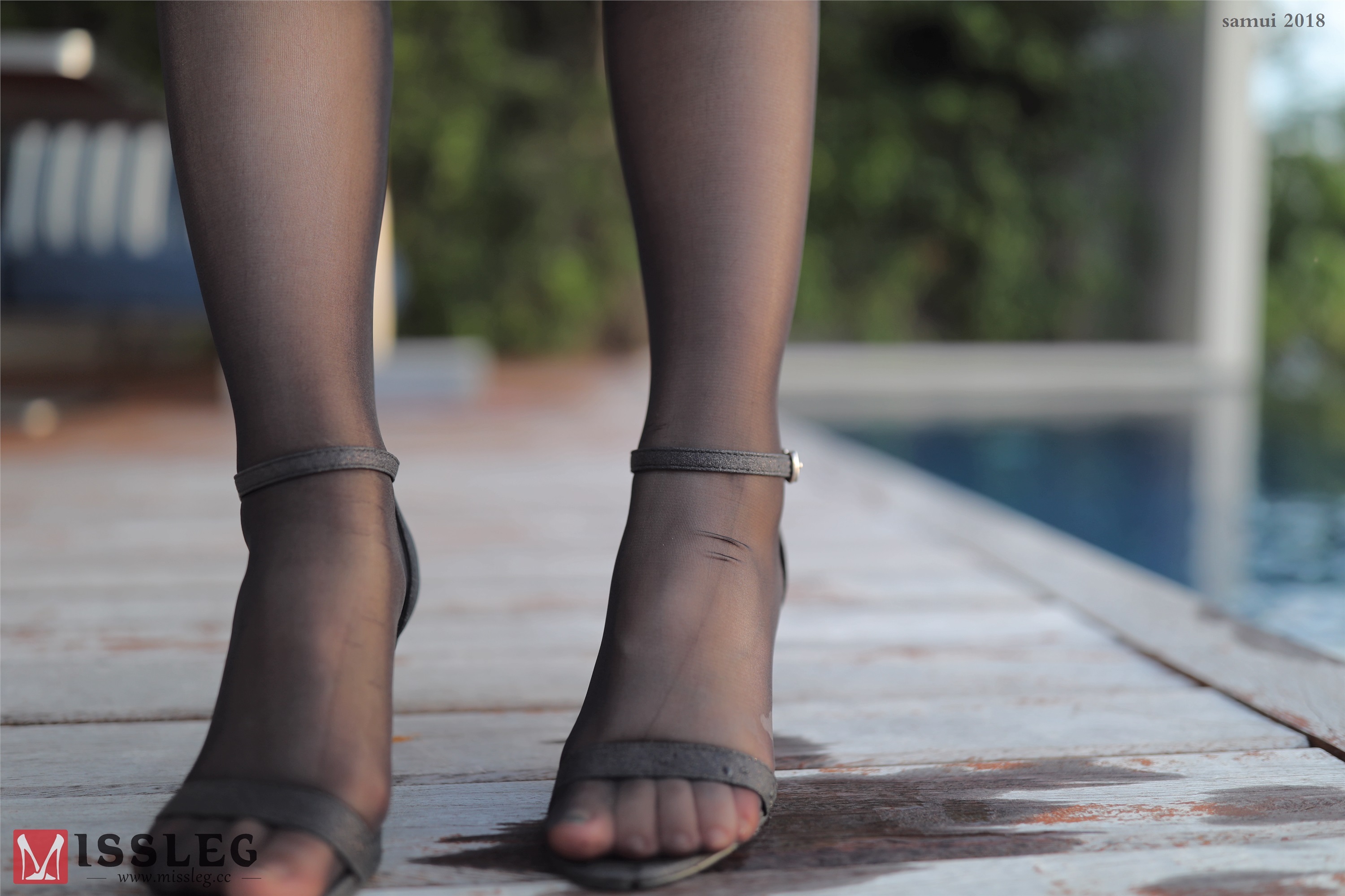 MISSLEG蜜丝  苏梅岛旅拍众筹系列 L003 黑色连体 乔依琳